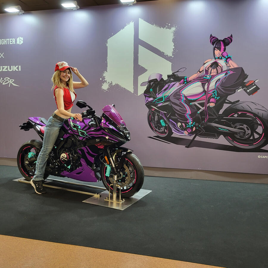 Terry Bogard on Juri's Bike Terry Bogard on Juri's Bike